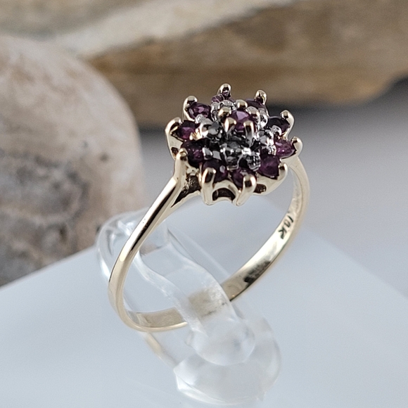 ❤️10k Size 6 Precious Solid Yellow Gold Rubies and Diamond Ring! 👌🎁 - Picture 3 of 13